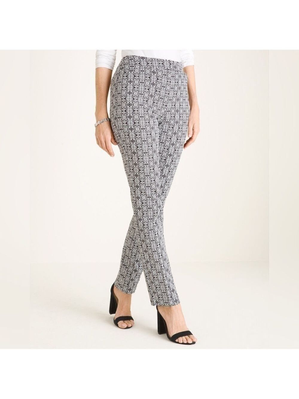 Chico’s Women’s Tile-Print Straight-Leg Pants Black/White Size 0.5R (6) - Picture 6 of 8